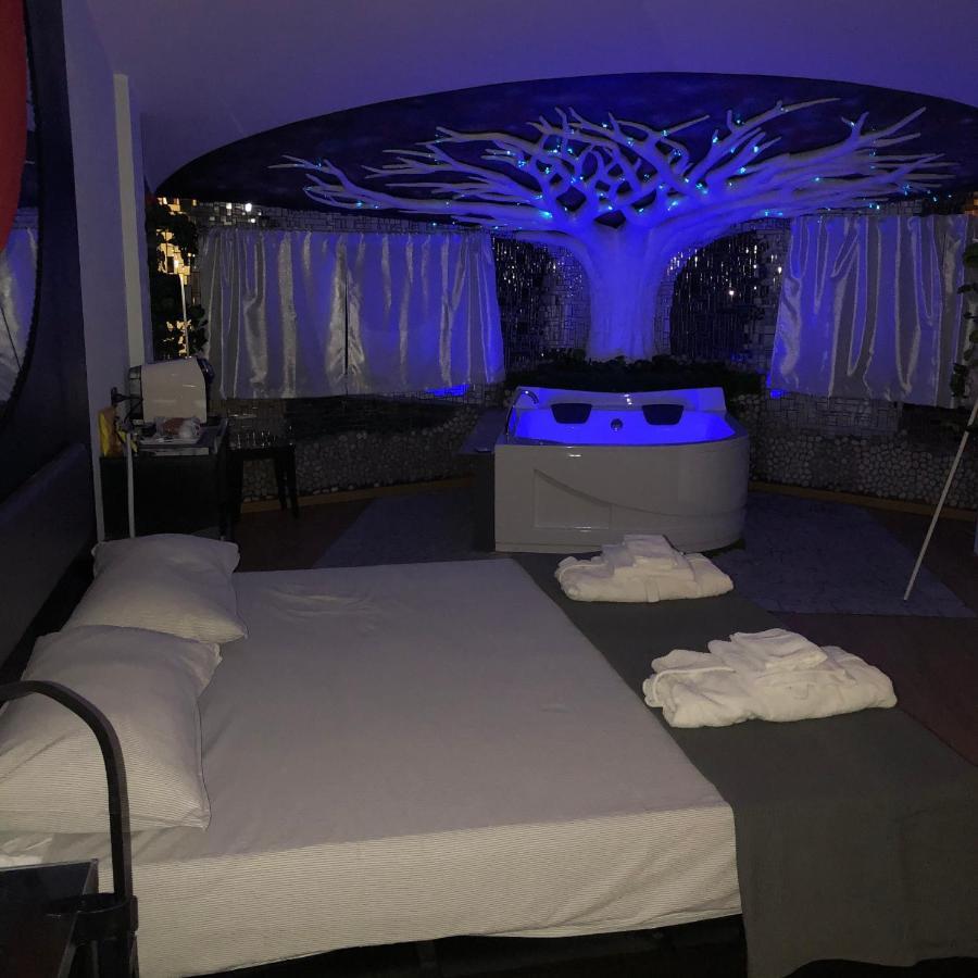 Rent Room Universe Anguillara Sabazia Exterior photo