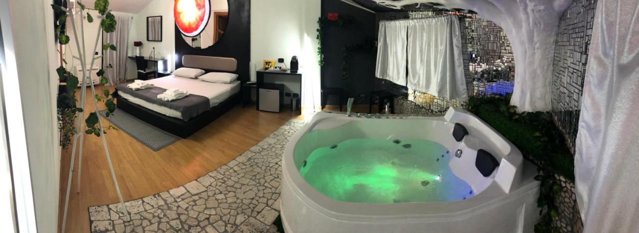 Rent Room Universe Anguillara Sabazia Exterior photo