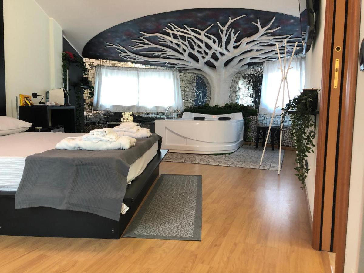 Rent Room Universe Anguillara Sabazia Exterior photo